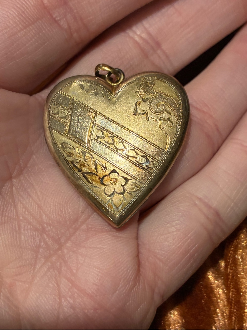 Antique Gold Filled Heart Locket Pendant - Picture 3 of 8